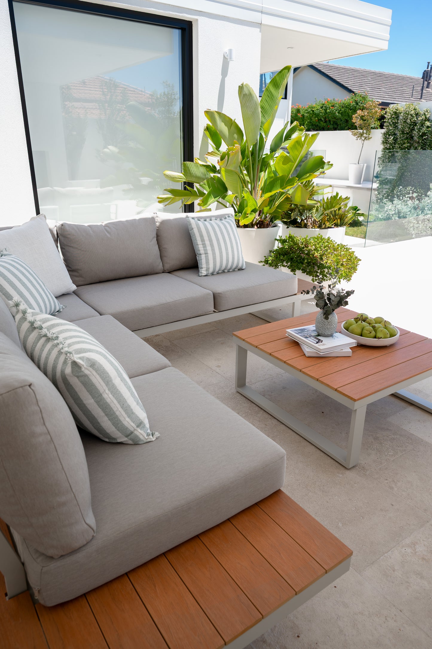 Outdoor Modular Lounge Set with Coffee Table – Aluminium Frame – Warm White – Theodore