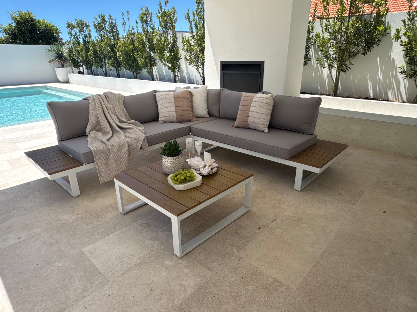 Modular Outdoor Lounge Set with Coffee Table – Aluminium Frame – Ella